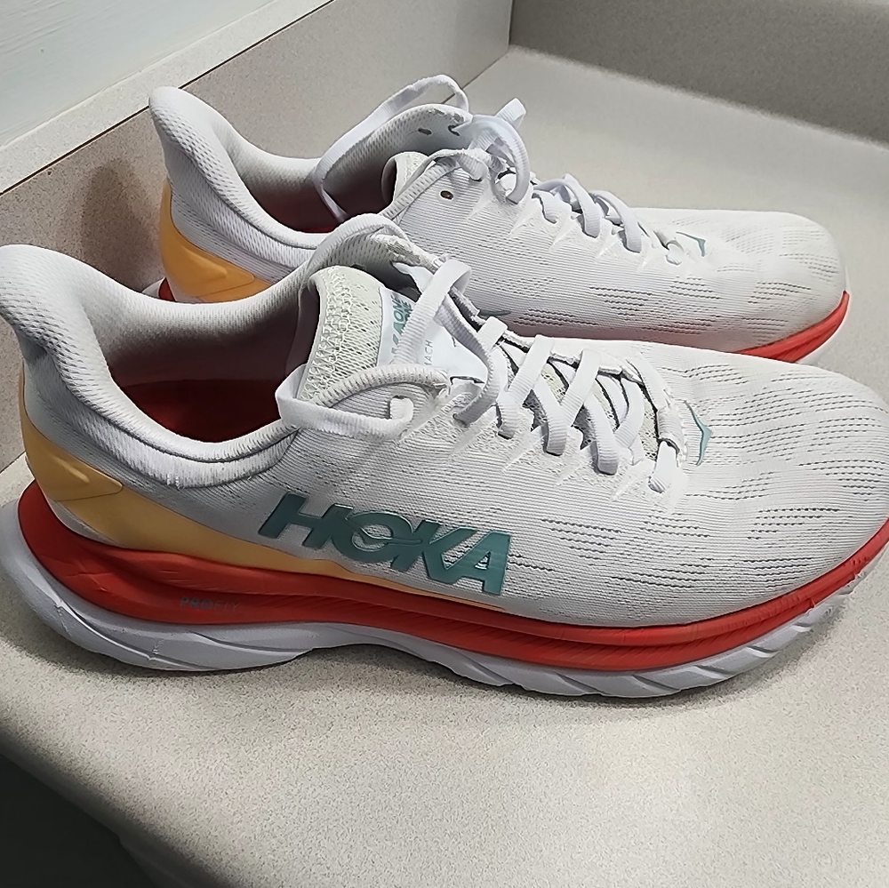 Hoka Mach Mens Shoes size 10